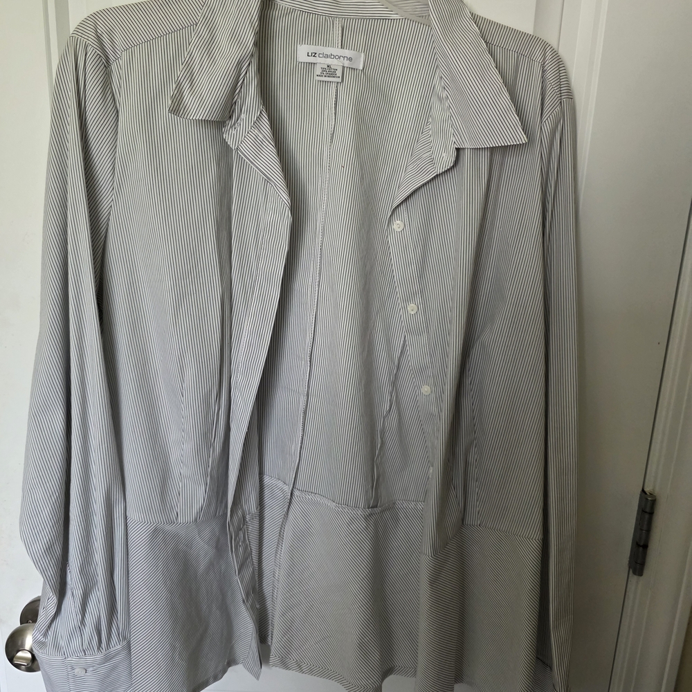 Liz Claiborne Men's Pinstripe Button Down Shirt